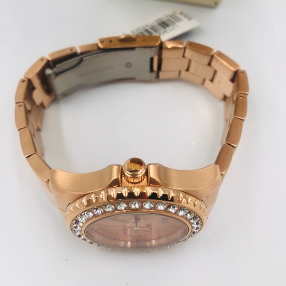 GUESS  Women\'s Rose Gold-Tone Multifunction Watch